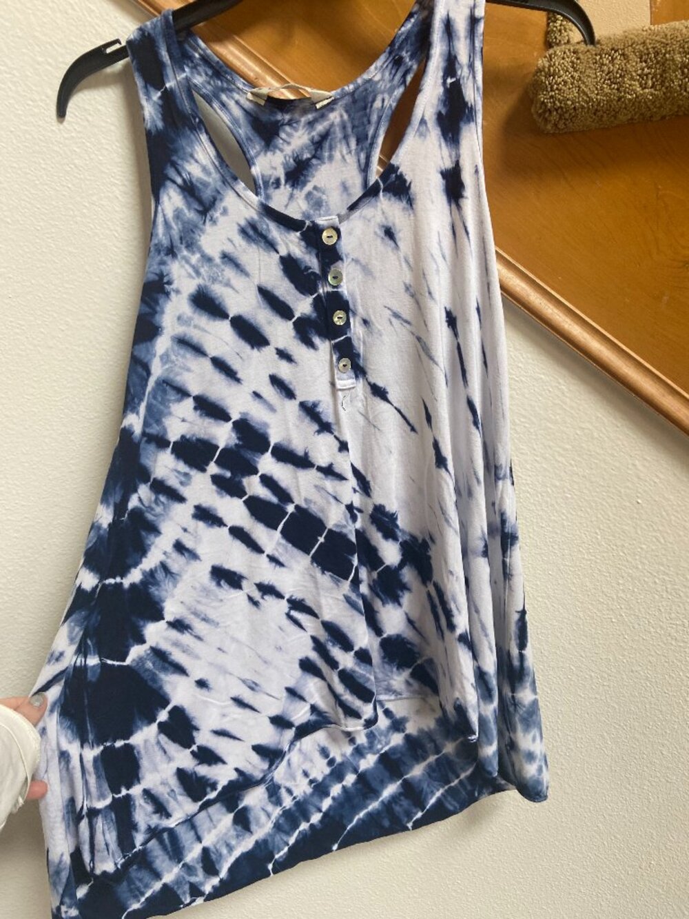 Tryst Women’s Tie-Dye Blue/White Tank Top with Pearly Buttons and Cut-Outs, sz S